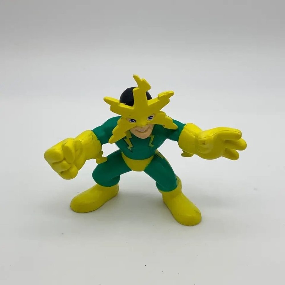 Marvel Universe Super Hero Squad Electro Mini Figurine Collectible